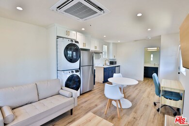 1237 W 25th St unit 1241 1/2, Los Angeles, CA 90007 - photo 6