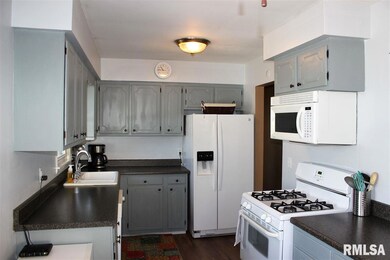 2012 W 35th St, Davenport, IA 52806 - photo 4