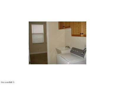 20130721053335541052000000-o