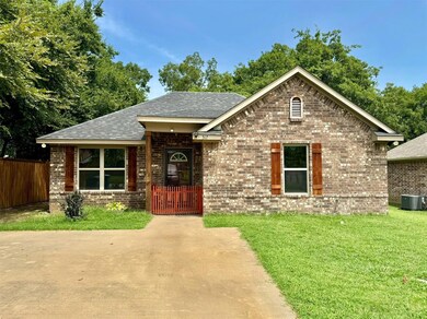 517 W Star St, Denison, TX 75020 - photo 2