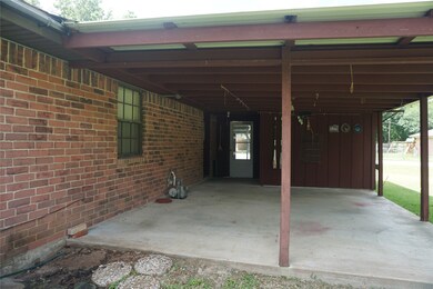 8611 Charity St, Needville, TX 77461 - photo 5