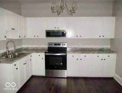 2110 W Mccarty St, Indianapolis, IN 46221 - photo 4