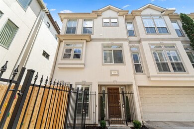Beautiful townhouse that has 3 beds + home office!
