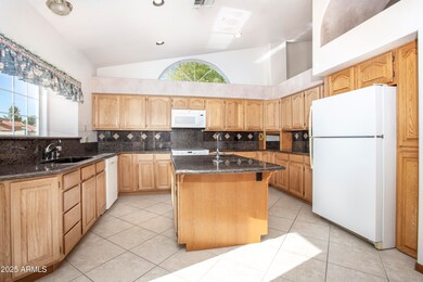 1129 E Knight Ln, Tempe, AZ 85284 - photo 4