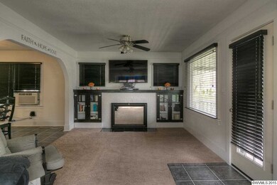 1025 15th St NE, Salem, OR 97301 - photo 3