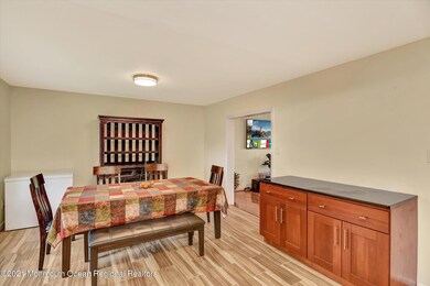 07-Dining Room