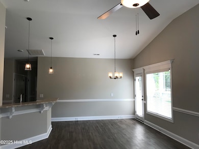 2304 Sweet Bay Dr unit B, Greenville, NC 27834 - photo 3