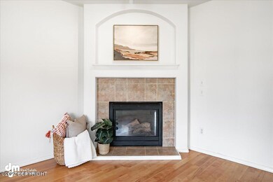 06-Fireplace_ELI00353-Edit