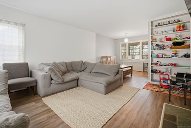 23 Baldwin St, Meriden, CT 06451 - photo 5