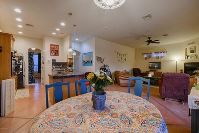OPEN KITCHEN & FAMILY ROOM