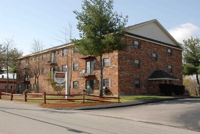 11 S Railroad Ave unit 31, Derry, NH 03038 - photo 2