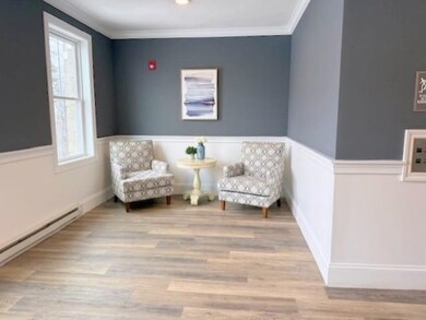 Sitting area off the elevator