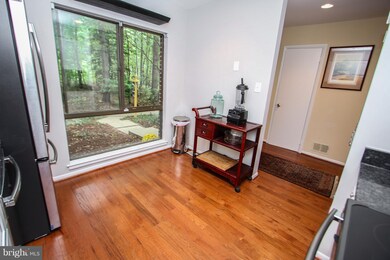 11533 Buttonwood Ct, Reston, VA 20191 - photo 6