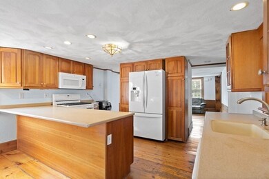 69 Summer St, Saugus, MA 01906 - photo 6