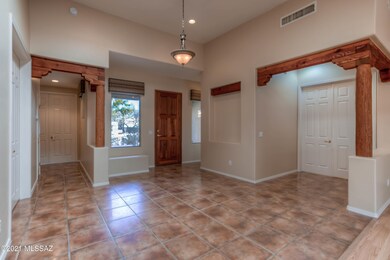 9 Interior Entry photo a