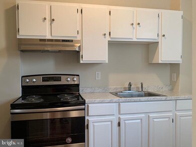 744 Mccabe Ave, Baltimore, MD 21212 - photo 4