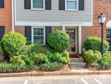 4605 Hedgemore Dr unit I, Charlotte, NC 28209 - photo 3