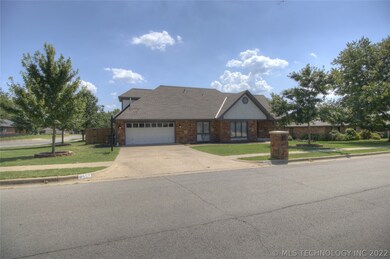 2557 Georgetown Dr, Bartlesville, OK 74006 - photo 4