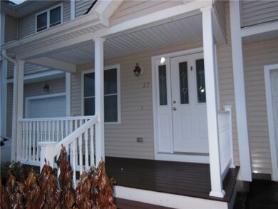 37 Silvercup Cir unit 37, West Warwick, RI 02893 - photo 2