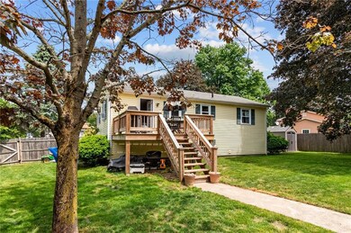 21 Claire St, West Warwick, RI 02893 - photo 4