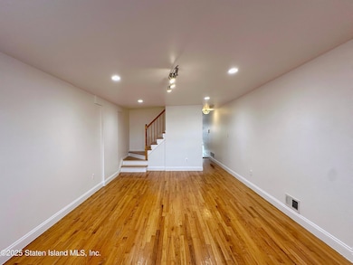 74 Dartmouth Loop, Staten Island, NY 10306 - photo 2