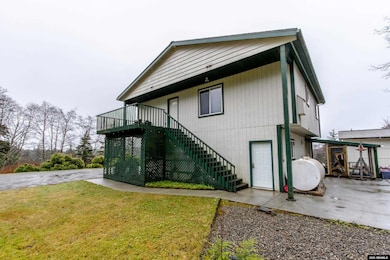 17215 Andreanoff Dr, Juneau, AK 99801 - photo 2