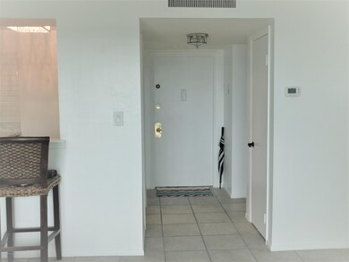 TT 503S-Entry hallway