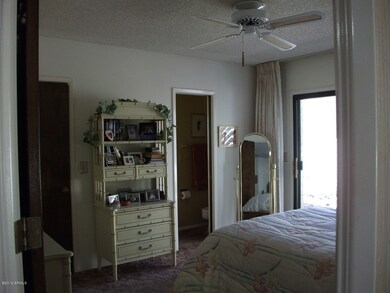 Master Bedroom w/Walkin Closet