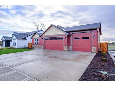 589 NE Evergreen Ave, Dallas, OR 97338 - photo 3