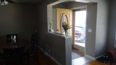 897 S Bryan St, Elmhurst, IL 60126 - photo 2