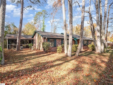 326 S Lanford Rd, Spartanburg, SC 29306 - photo 2