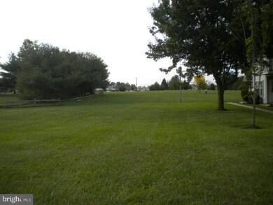 633 Yorkshire Ct unit 633, Sewell, NJ 08080 - photo 3