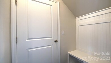 393 Fox Cove Rd, Hendersonville, NC 28792 - photo 3