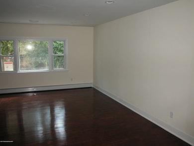 813 Regency Ct, Toms River, NJ 08753 - photo 2