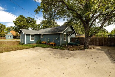 713 W Spring St, Weatherford, TX 76086 - photo 2