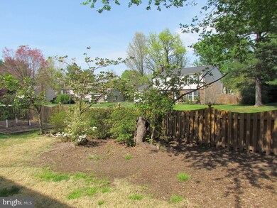 12600 Denmark Dr, Herndon, VA 20171 - photo 5