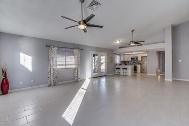 814 W Mohawk Ln Phoenix AZ-large-020-70-