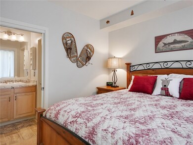 Bedroom w/ Access to Bathroom