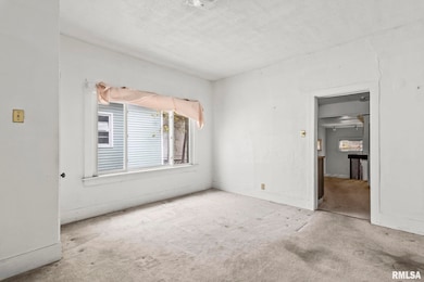 1504 E Phillips St, Springfield, IL 62702 - photo 4