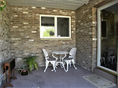 556 22nd St, Dunbar, WV 25064 - photo 3