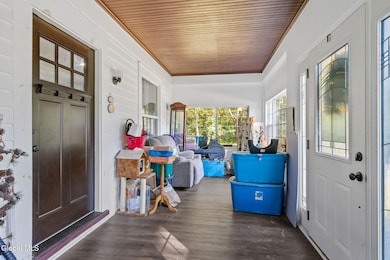 183 Maple Ave, Schenectady, NY 12302 - photo 4