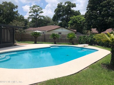 4642 Twelve Oaks Ct, Jacksonville, FL 32210 - photo 2