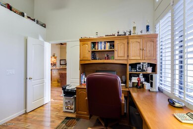 Holguin-office