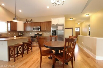 902 S Center Park Dr SW unit 32, Byron Center, MI 49315 - photo 7