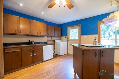 4406 Naomi Dr, Toledo, OH 43623 - photo 7