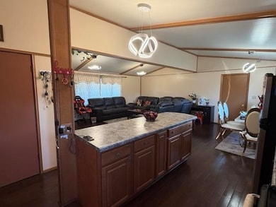 209 Flat Iron Dr, Columbus Junction, IA 52738 - photo 5