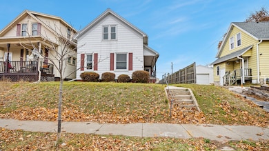 910 Swift Ave, Sheboygan, WI 53081 - photo 4