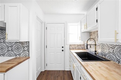 4605 E 16th St, Indianapolis, IN 46201 - photo 4