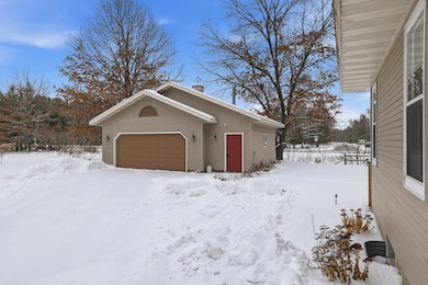 2050 Aspen Ln, Plover, WI 54467 - photo 3