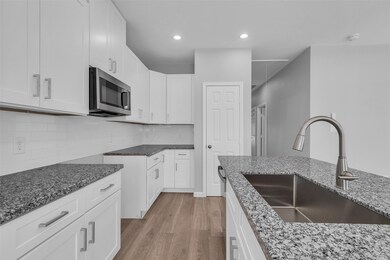 4905 Paula St unit B, Houston, TX 77033 - photo 6